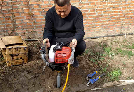 3客户钻进照片.jpg 3客户钻进照片.jpg