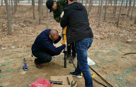 客户操作钻进 (2).jpg 客户操作钻进 (2).jpg